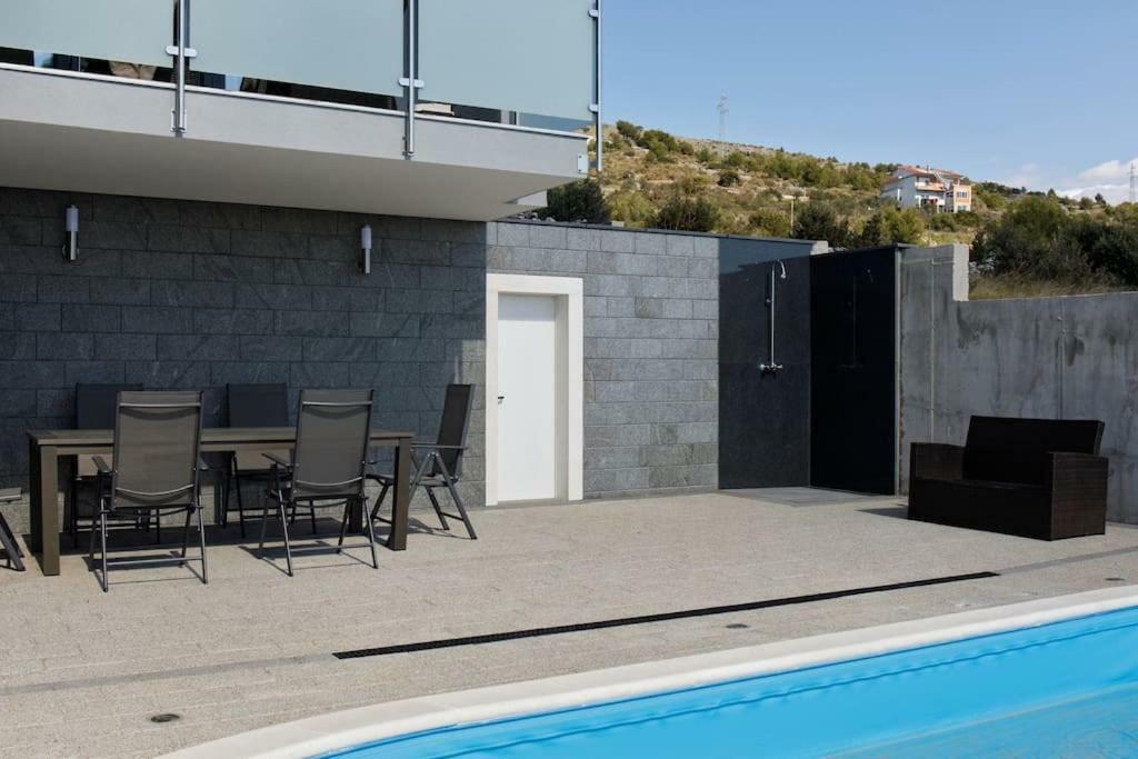 Apartment Ruza - Pool Seget Donji Exterior photo